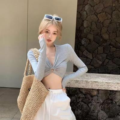 Nueva Camiseta de Manga Larga para Mujer de Otoño e Invierno, Corta, Estilo 'Hot Girl', Cuello en V Profundo, Adelgazante para el Ombligo