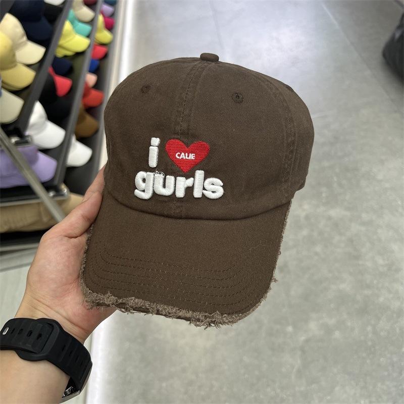 

Нишевый дизайн, бейсболка с вышивкой «love», женская универсальная уличная шляпа, парная хип-хоп кепка, тренд M（56-58cm） темно-коричневого