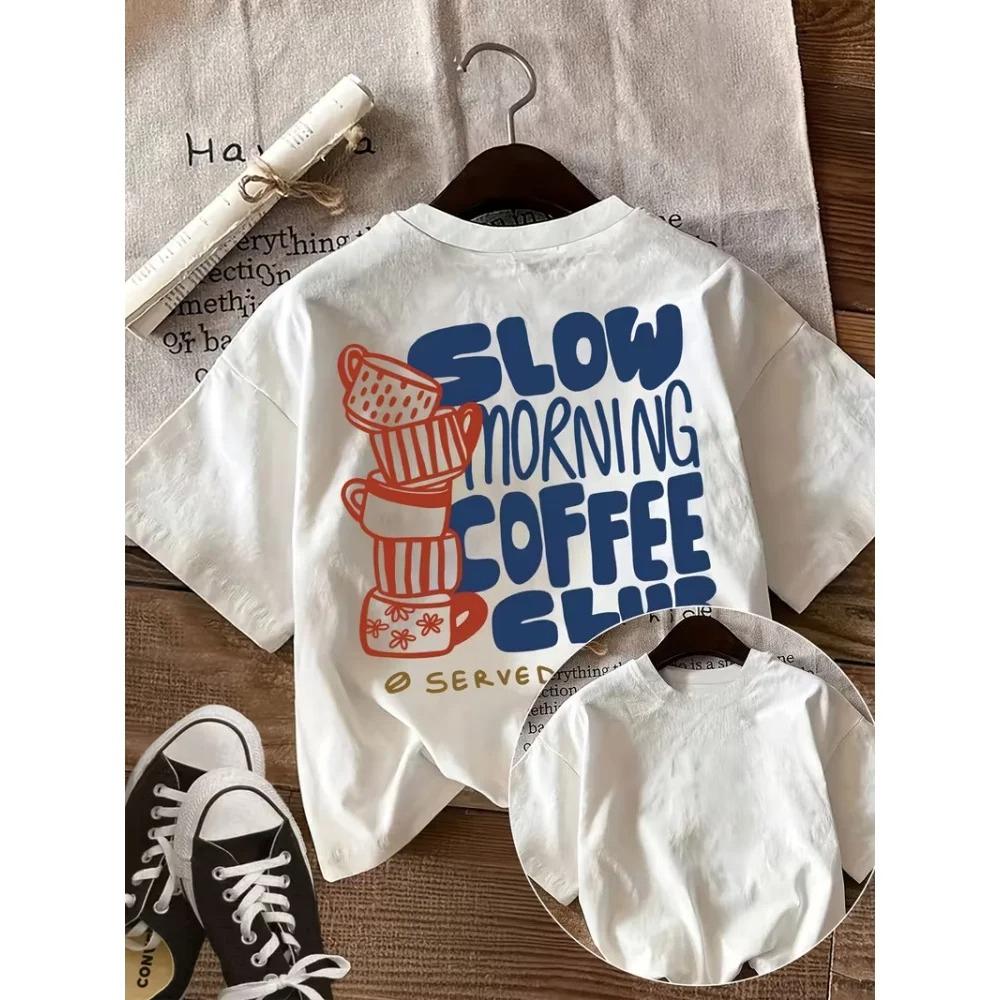 Slow Morning Coffee Club Print T-Shirt Gestapelte Kaffeetassen Grafik-Oberteile Kurzarm Rundhals Lässig Unisex T-Shirts Streetwear
