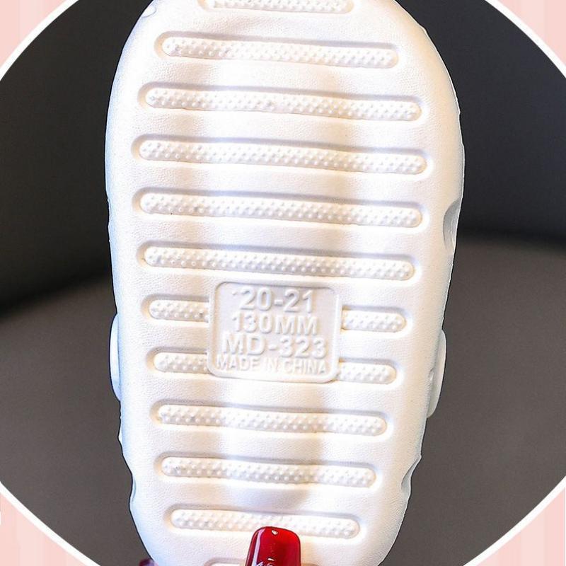 Urocze kapcie z kreskówki, kapcie dziecięce z miękką podeszwą, fajne kapcie dla chłopców i dziewczynek, antypoślizgowe do użytku domowego