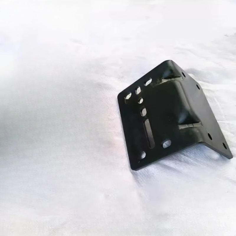 1PC Mounting Winch Bracket Universal Winch Triangular Bracket for Winch 500 Pounds -1600 Pounds Bracket Fixing Fittings