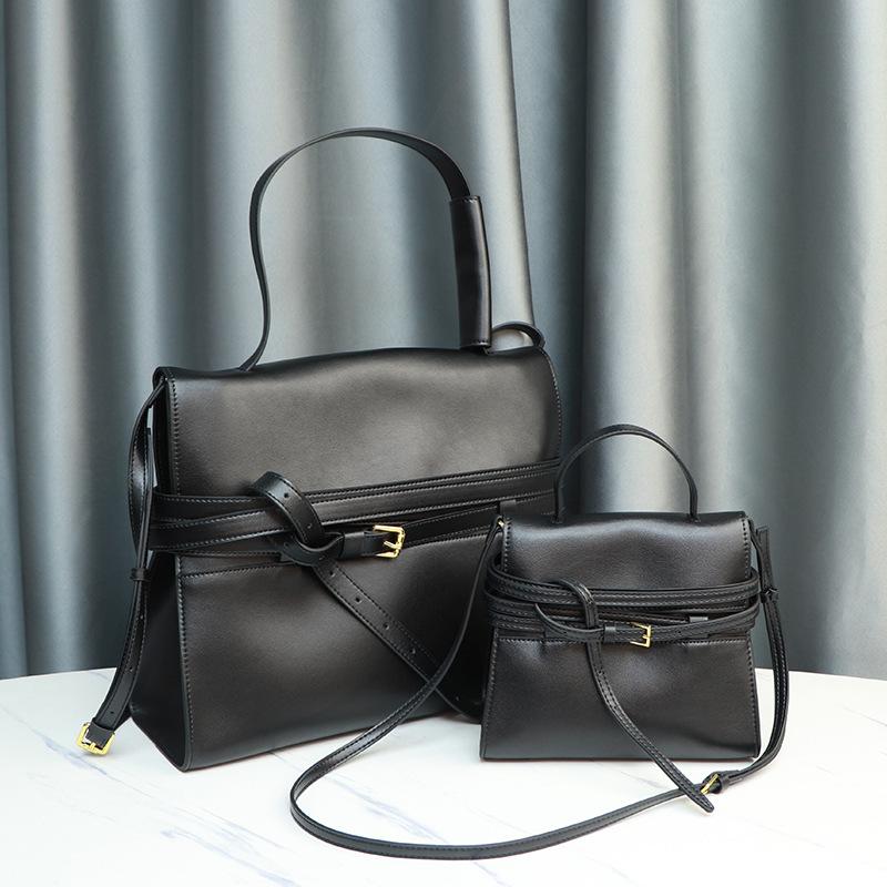 

2025 New Tieme Strap Buckle Bag Korean Version Niche Simple Tote Leather Crossbody Handbag Small size 20 x 12 x 19cm чорний