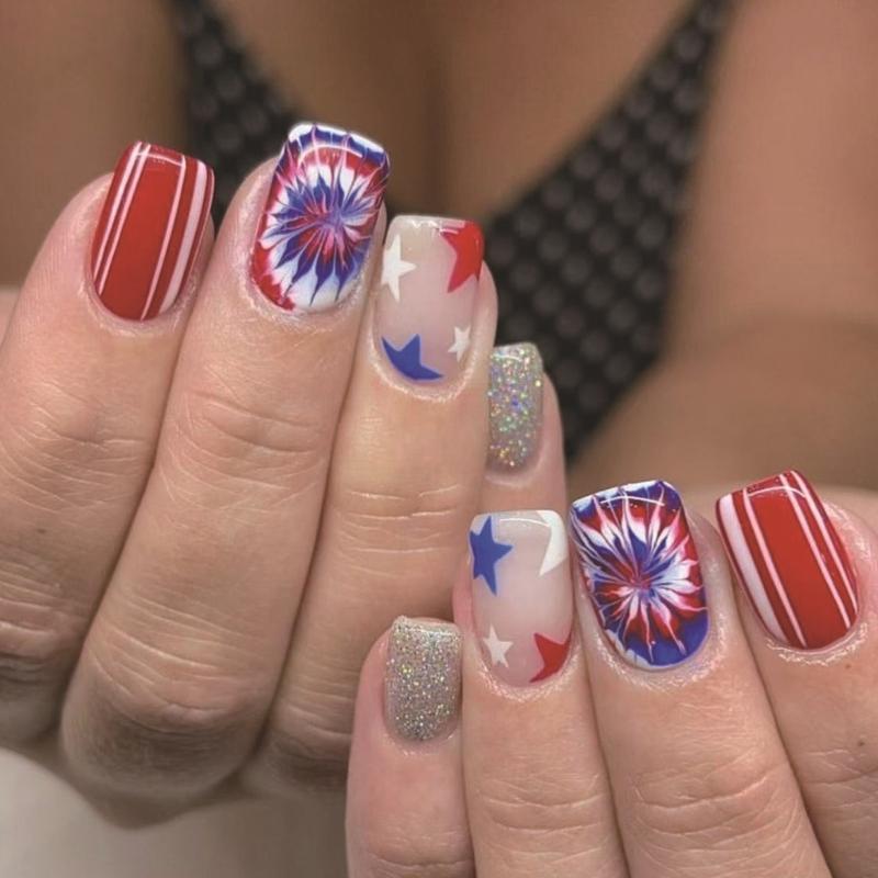 24 Pieces Press on Nail False Nail Festive Nail Decorations For July 4th With Unique Star Designs Stick on Nail Manicure 1