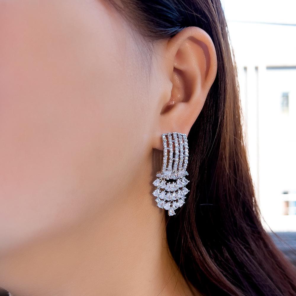 Needle Light Luxury Micro-Inlaid Zircon Earrings Temperament Super Flash Water Drop Banquet Dress Accessories Earrings