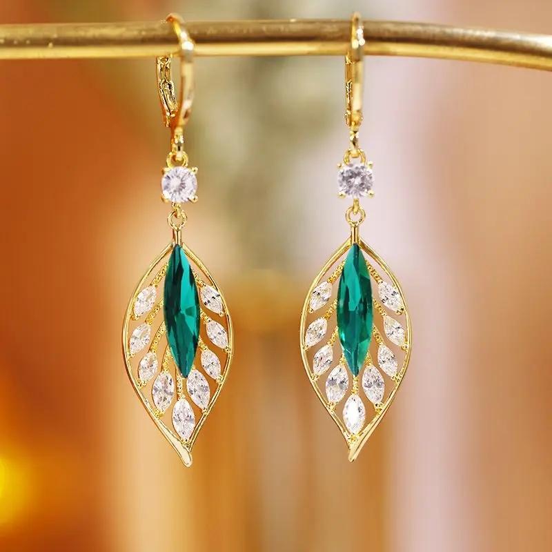 Orecchini Cristallo Verde Foglie Dorate per Donna Individualità Accessori Quotidiani San Valentino Anniversario Compleanno Gioielli Regali