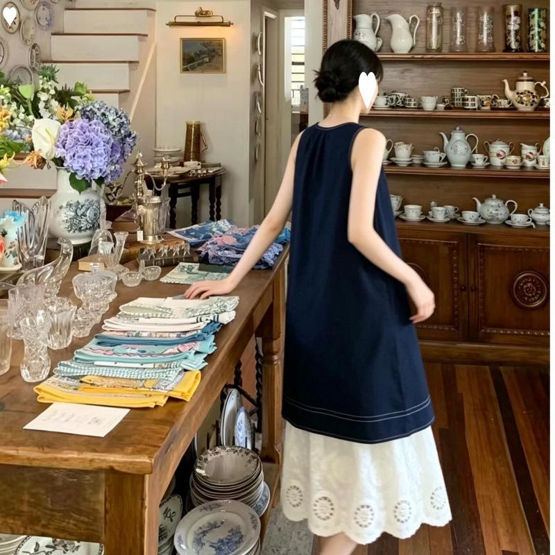Navy blue splicing white lace dress women's summer loose and thin sleeveless round neck temperament medium and long skirt