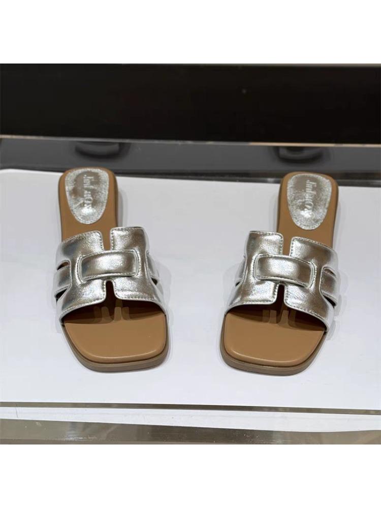 Fashion French Low-heeled Flip-flops for Women To Wear In Summer 2025, Paired with A Skirt for A Stylish and Elegant Woven Flip-flops