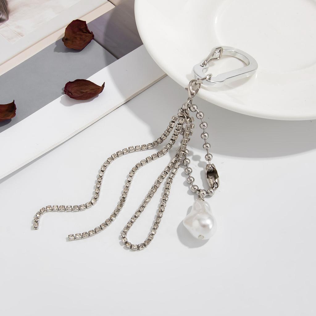Sweet And Cool Special-Shaped Imitation Pearl Keychain Pendant, Simple Diamond-Encrusted Chain Fringed Bag Pendant