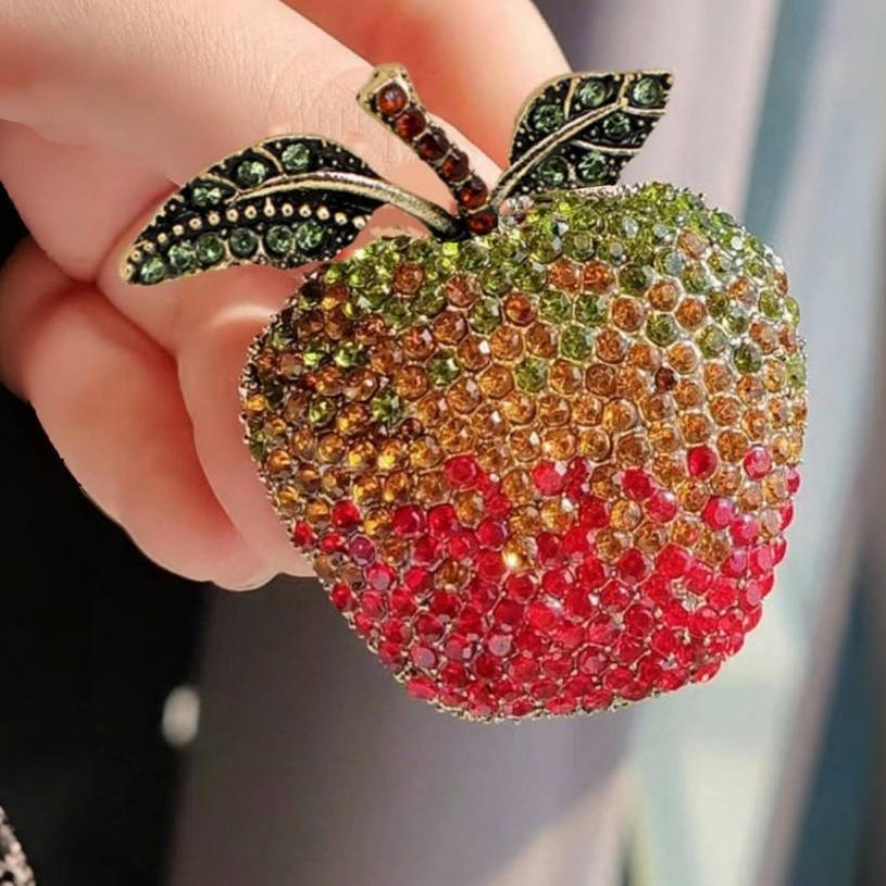 

European Retro Rhinestone Apple Brooch: New Year s Eve Suit Pin Corsage Accessory