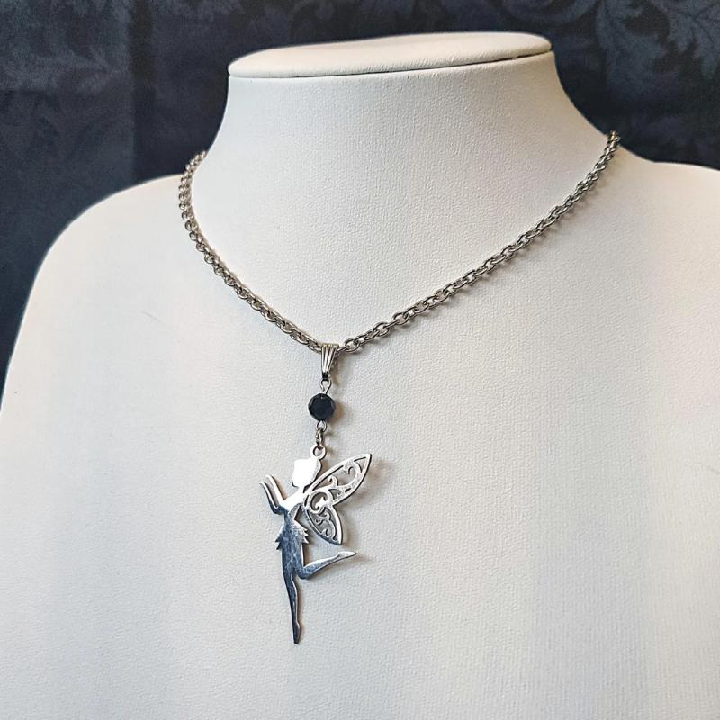 

Gothic Crow Skull Necklace For Women Man Bat Accessory Punk Jewelry Vintage Heart Charm Choker