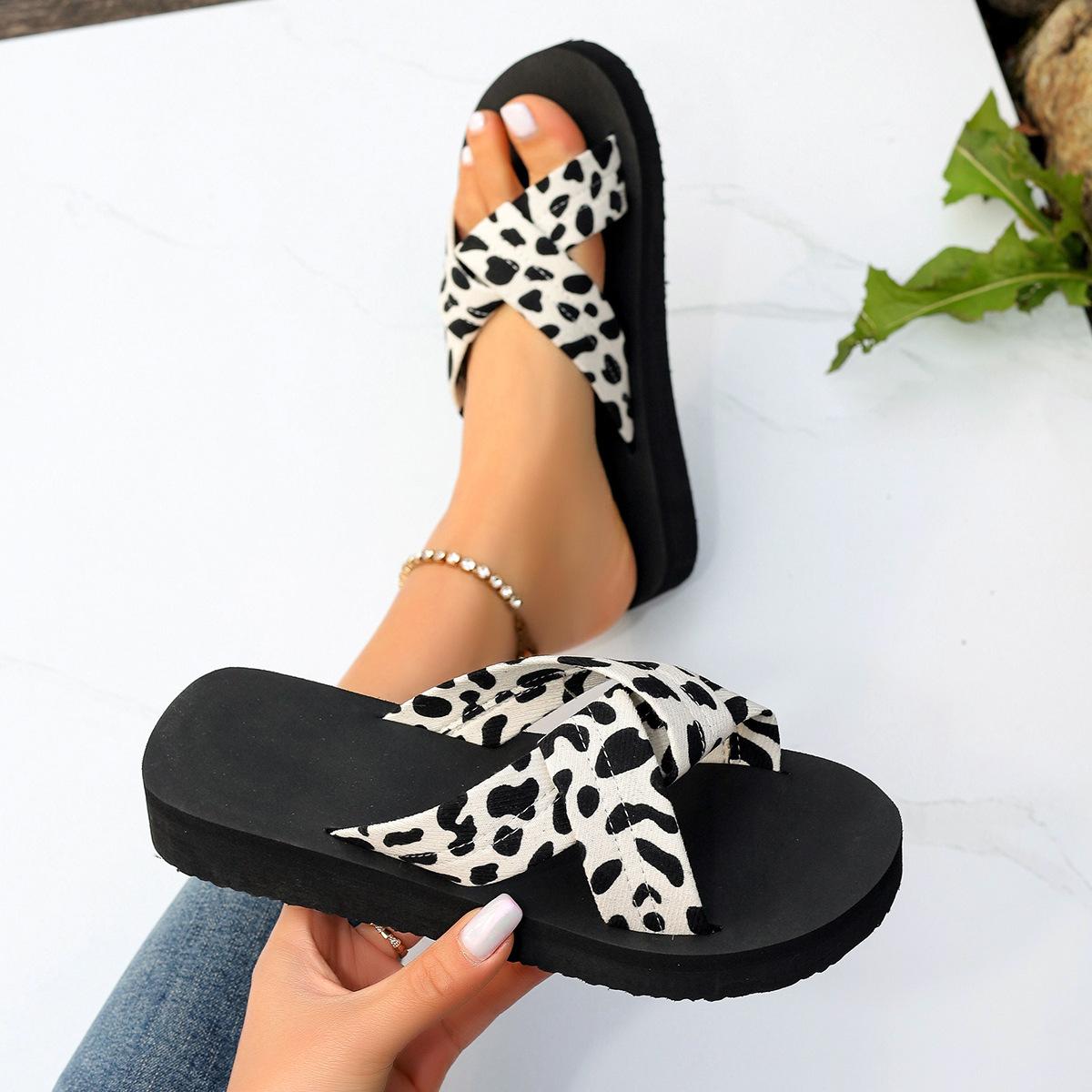 

New large-size women s shoes flat-soled slippers simple and versatile sandals women wear slippers women 36 белый