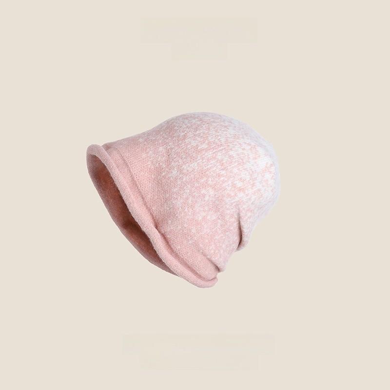 Winter Knit Beanie Hat For Women With Gradient Snowflake Pattern And Design