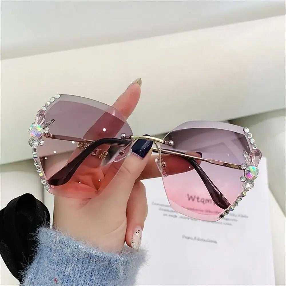 Women's Sunglasses Luxury Brand Designer Vintage Rimless Rhinestone Sunglasses Gradient Sun Glasses for Women Fashion 2024