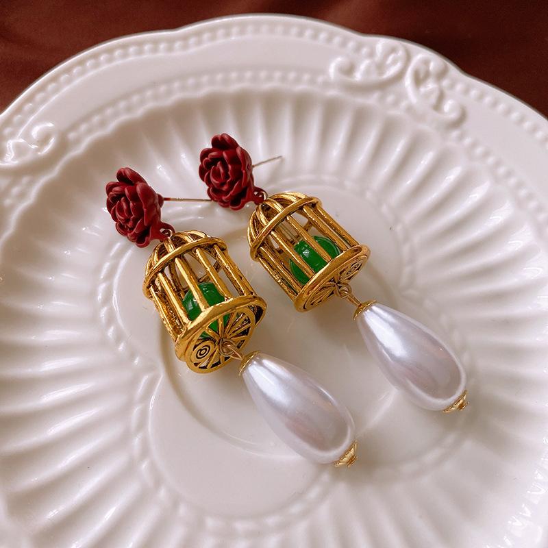 Needle Diamond Earrings Retro Light Luxury High-end Stud Earrings Niche Retro Earrings Women