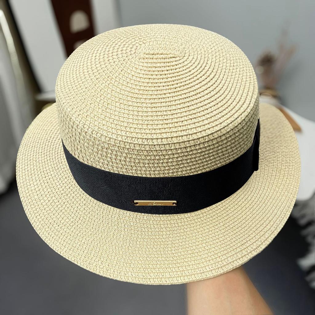 Hepburn-style French flat-top straw hat for women, summer seaside vacation beach hat, Japanese-style UV protection sun hat