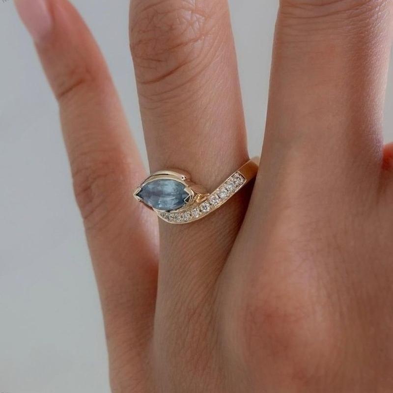 Exquisite Gold Color Irregular Inlaid Droplet Shaped Blue Synthetic Zircon Ring Women's Banquet Party Jewelry Accessories Gift