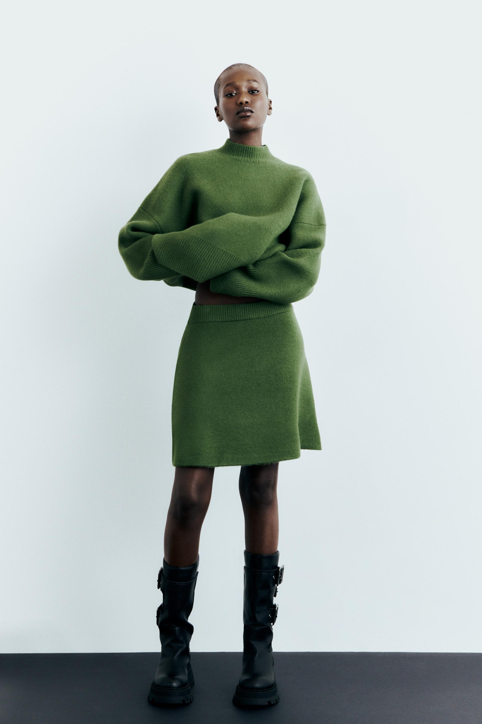 

ТРИКОТАЖНАЯ МИНИ-ЮБКА