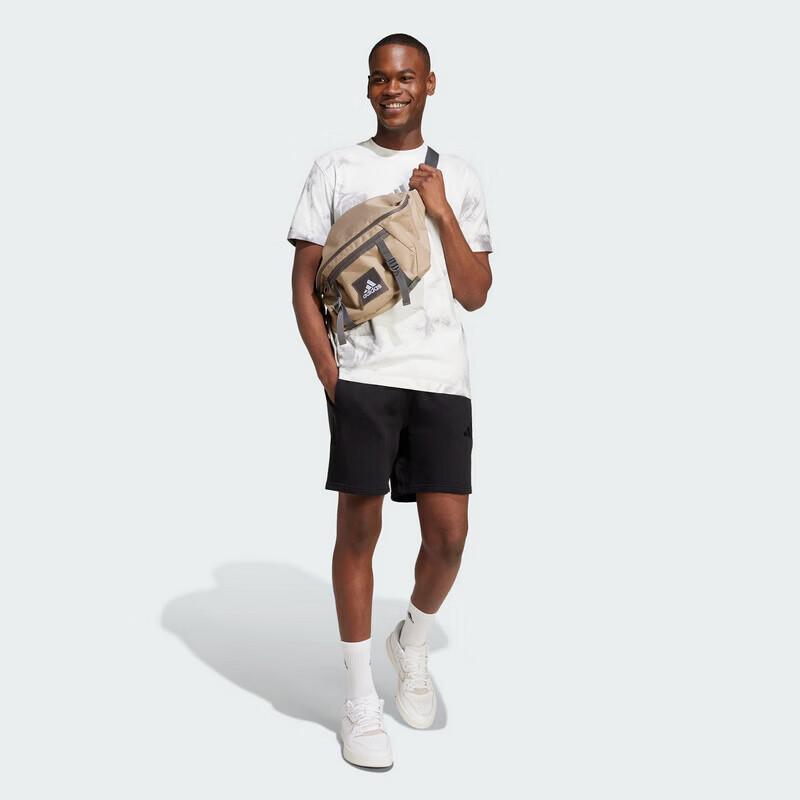 adidas Pánské sportovně-ležérní šortky IX1247