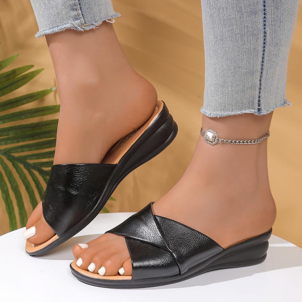 Fashion Women Slippers Lightweight Roman designer Shoes Women Beach Open Toe Wedges Sandals Trend Outdoor Fashion Slippers Slides Women