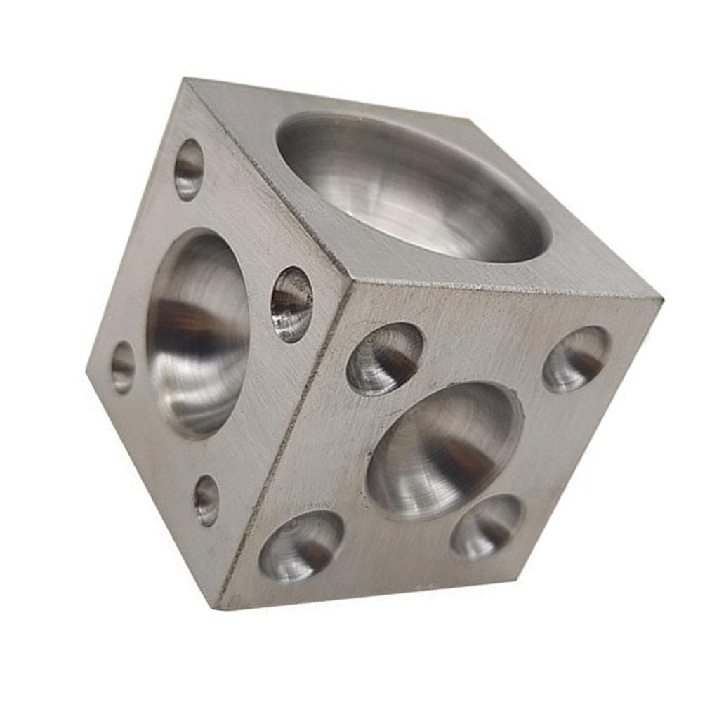 Poleeritud süsinikterasest pehmendusplokk ruudukujuliste ehete valmistamise tööriist mitme õõnsusega käsitsi valmistatud ruudukujulise pehmendusplokiga