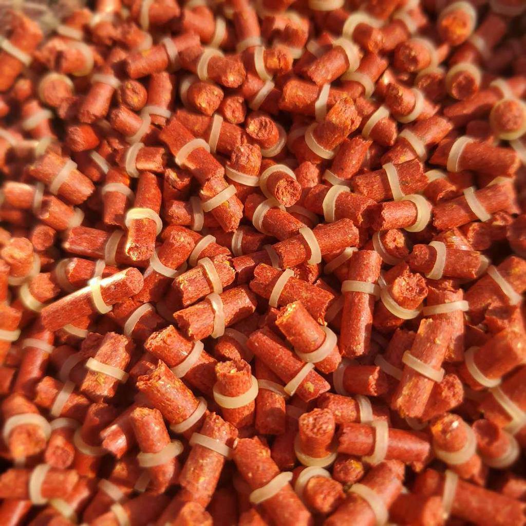 Fruchtsäuregranulat für Rotwürmer zum Wildangeln: Karausche, Graskarpfen, Regenwurm-Köder.