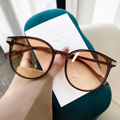 Occhiali da sole rotondi sfumati di alta qualità Little Red Book Occhiali da sole sottili anti-UV per donna.