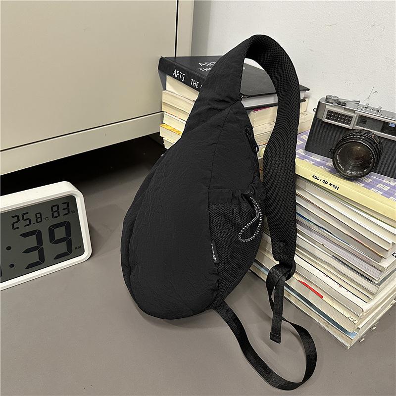 

Niche leisure outdoor sports leisure breast bag women s new versatile fashion messenger bag lightweight cloth bag чёрный