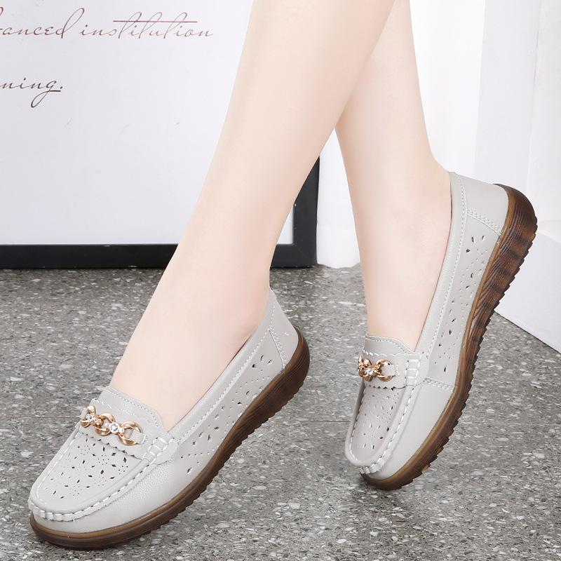 

Leather shoes spring and autumn soft-soled women s leather shoes women s shoes one-pedal shoes 40 світло-сірого кольору