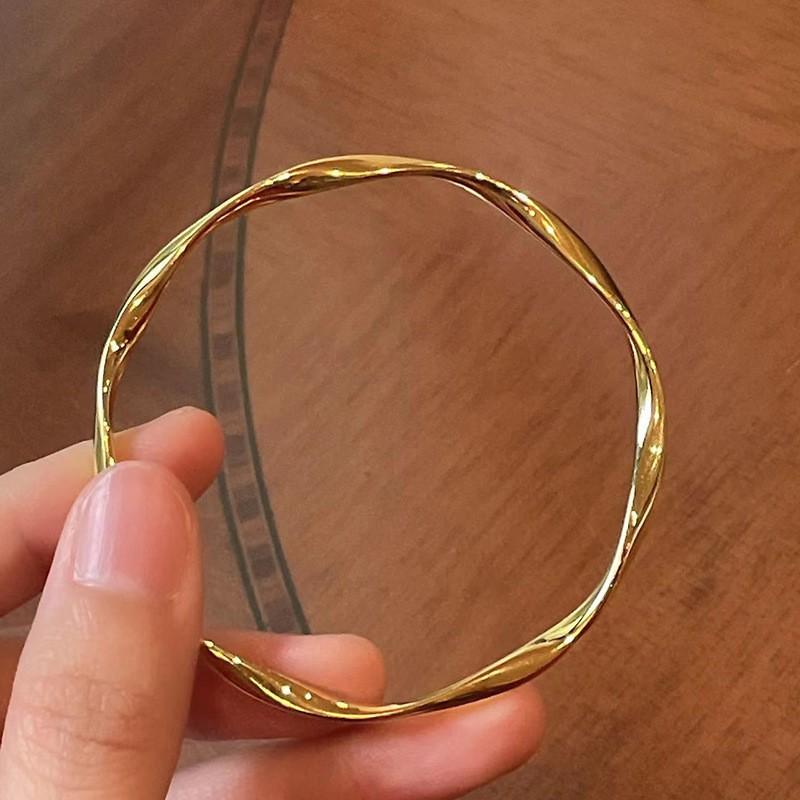 Stainless Steel Mobius Loop Bracelet Women Gold Plated Hypoallergenic Minimalist Geometry Jewelry