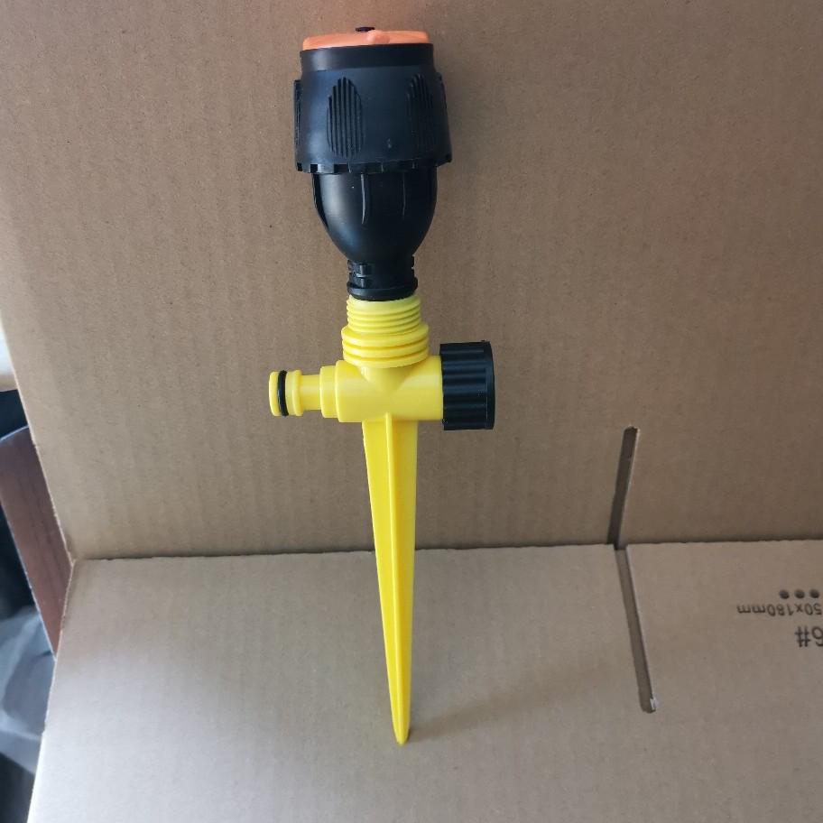 Garden 4-Point 360° Rotating Sprinkler Head with Stake Set for Irrigation.