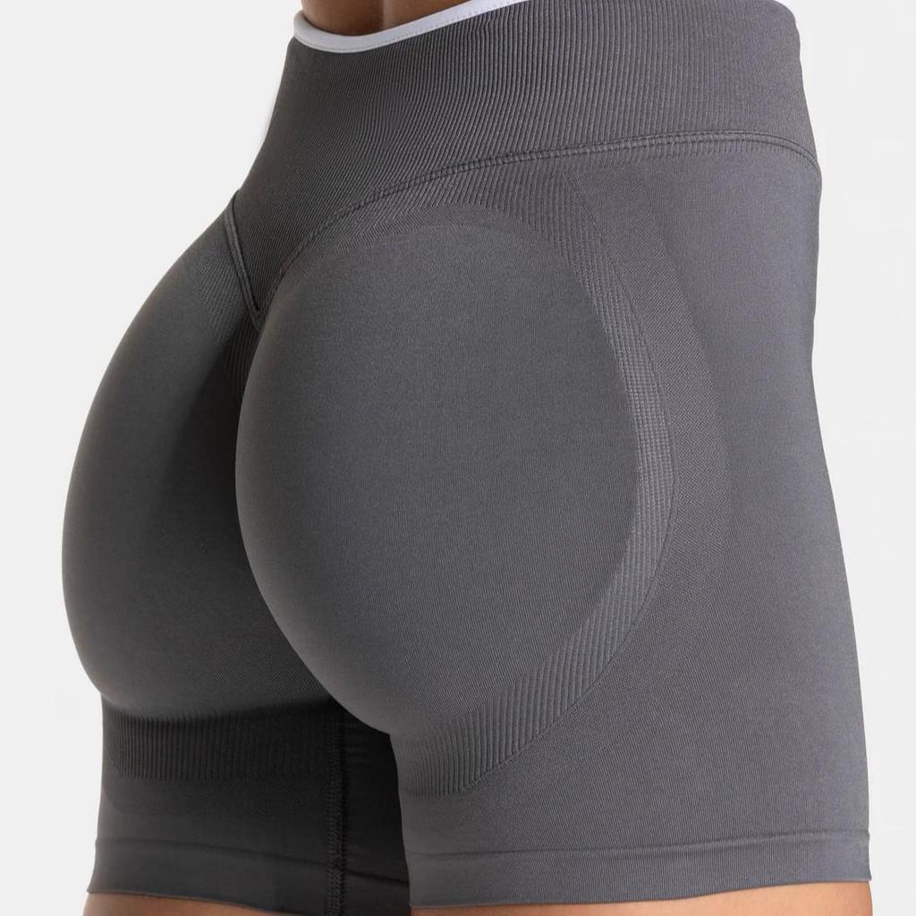 Seamless Quick-Dry Butt-Lifting Yoga Shorts for Men & Women - High Elastic for Running & Fitness