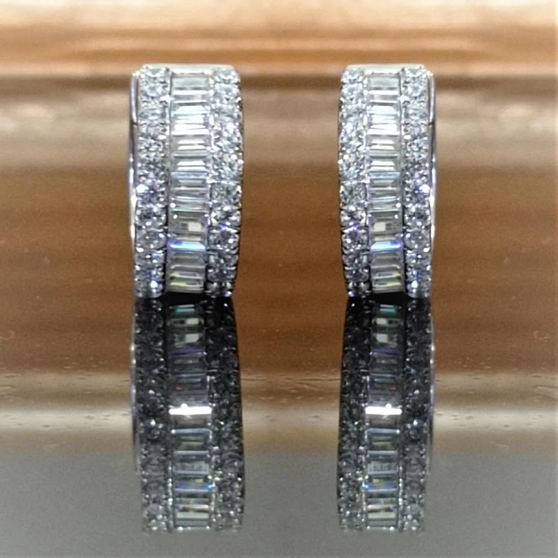 

Huitan Trendy Sparkling Hoop Earrings for Women AA Cubic Zirconia Temperament Female Circle Earrings Fashion Zircon Drop Ship