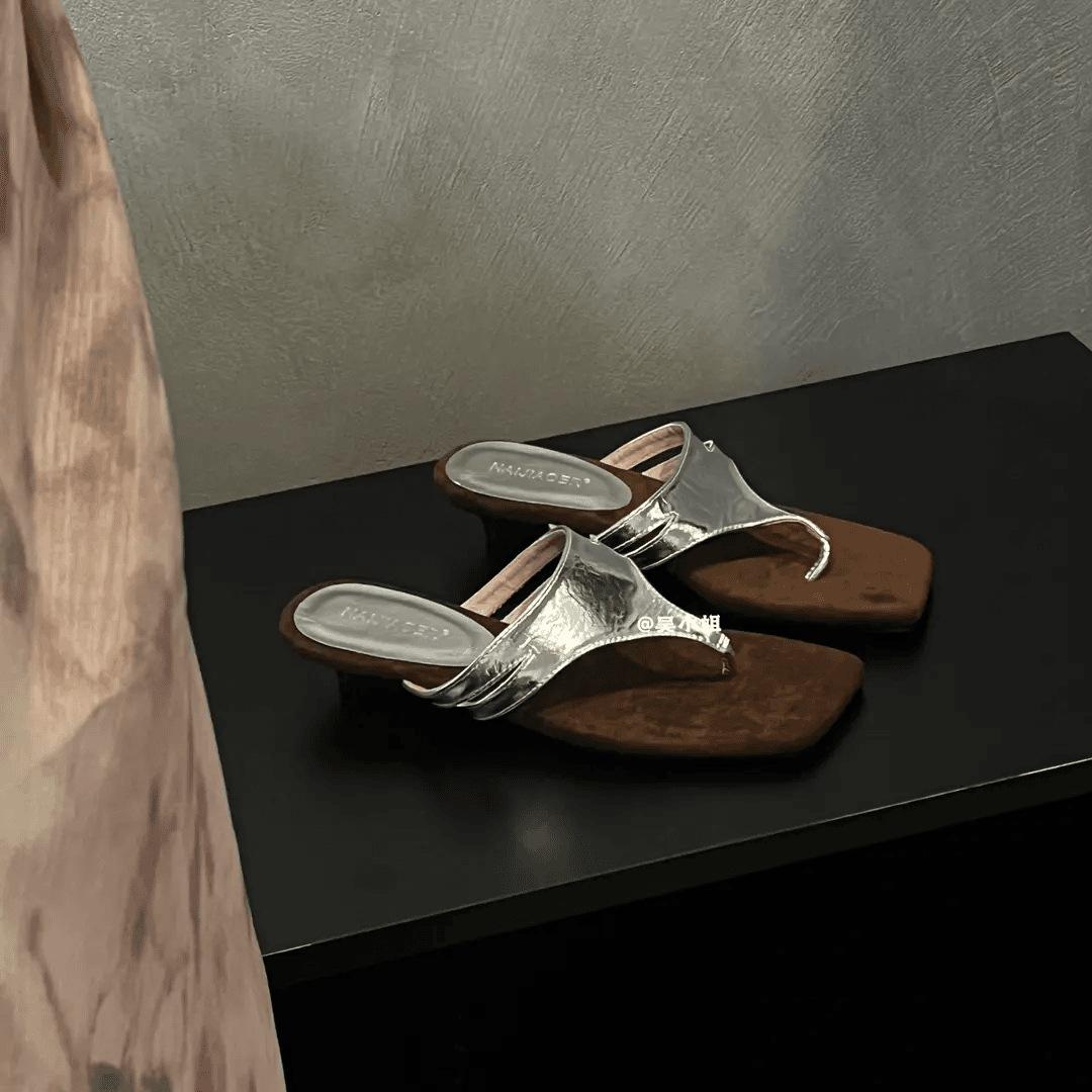 

2025 summer new minimalist temperament versatile small broken heel sandals net red square toe retro flip-flops 40 коричневый