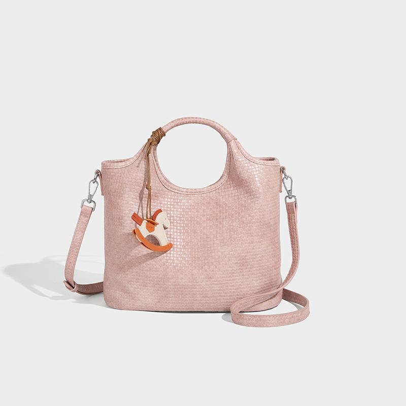 Large Capacity Stylish Handbag 2025 New Fashion Single Shoulder Basket Bag Niche Design Woven Commuter Bag