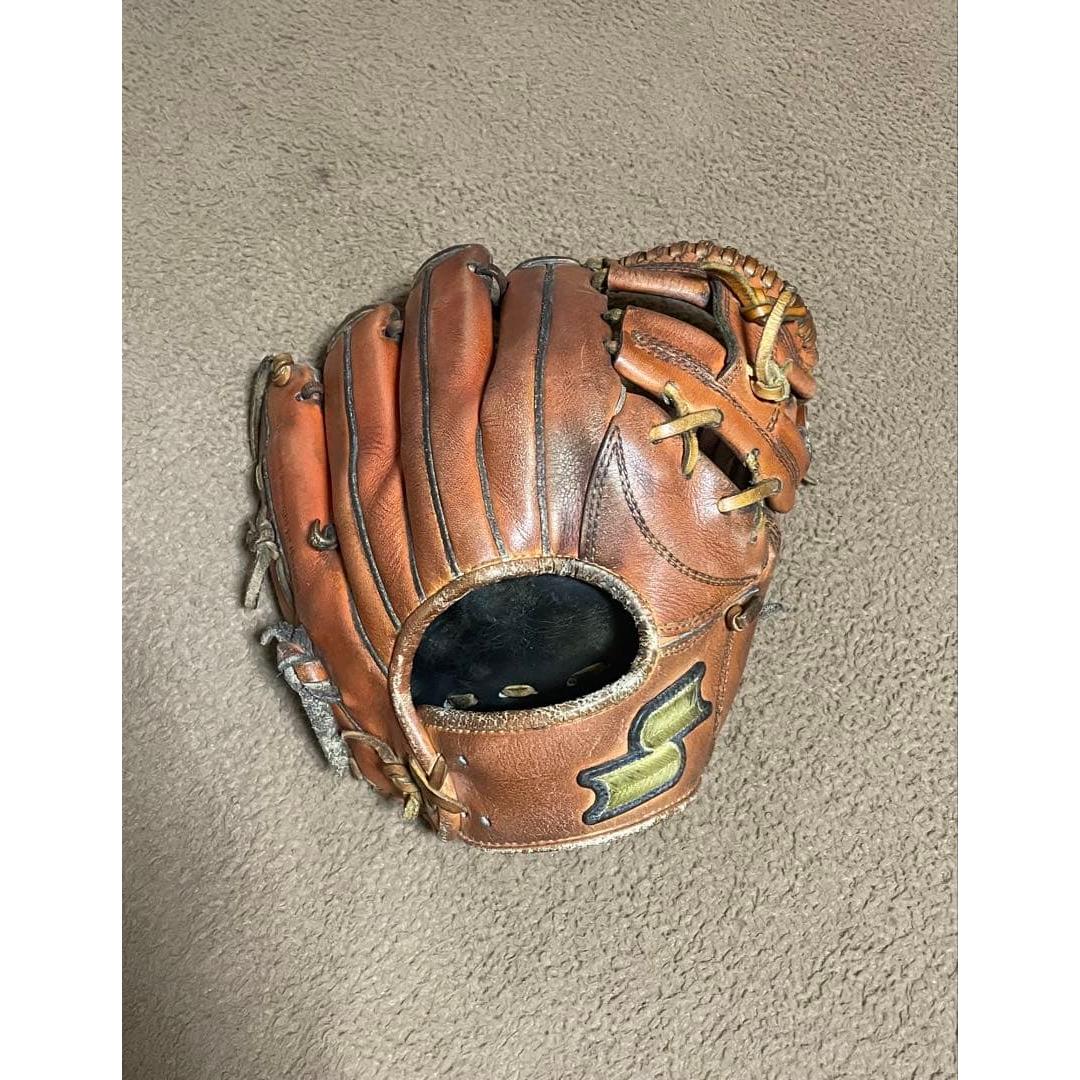 Used Hardball gloves for infielders SSK