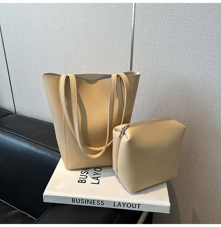 

Модные и высококлассные женские сумки 2025 года, новые трендовые и универсальные сумки-ведра в простом иностранном стиле, популярные темпераментные сумки через плечо хаки