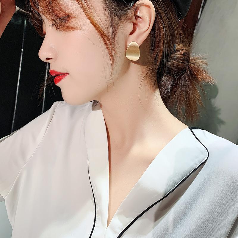 Metal Design Earrings Irregular Circle Geometric Stud Earrings Women's Exaggerated Niche Cold Wind Earrings