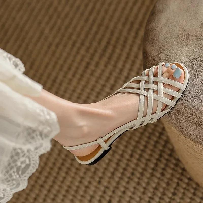 Fashion Roman Woven Sandals 2025 Women's New Summer Fashion Single Strap Flat Bottom French Vintage Low Heel Hollow Out Sandales Femmes