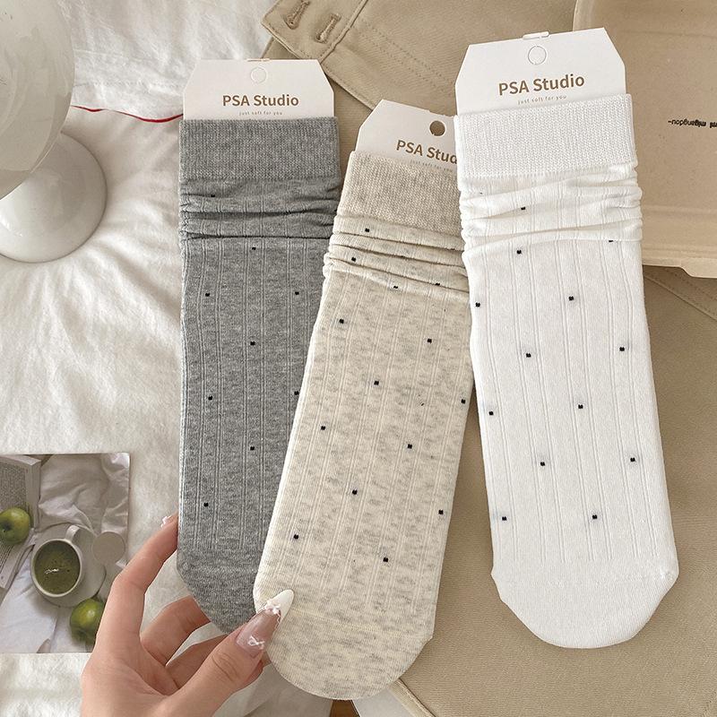 Chaussettes mi-mollet à pois pour femmes en coton côtelé - Style coréen automne/hiver, sans couture, confortables et polyvalentes.