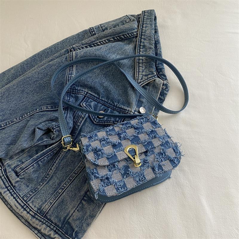 

Fashion commuter bag simple casual messenger commuter fashion 2024 summer new Korean messenger simple shoulder bag світло-синій колір