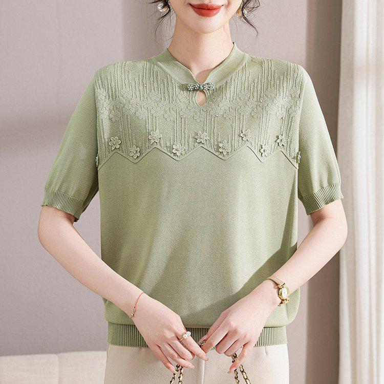 

Elegant Summer Knit Top for Middle-Aged and Elderly Women – Loose, Comfortable Short-Sleeve with Chinese Collar. 3XL (for 70-80 kg) зелений