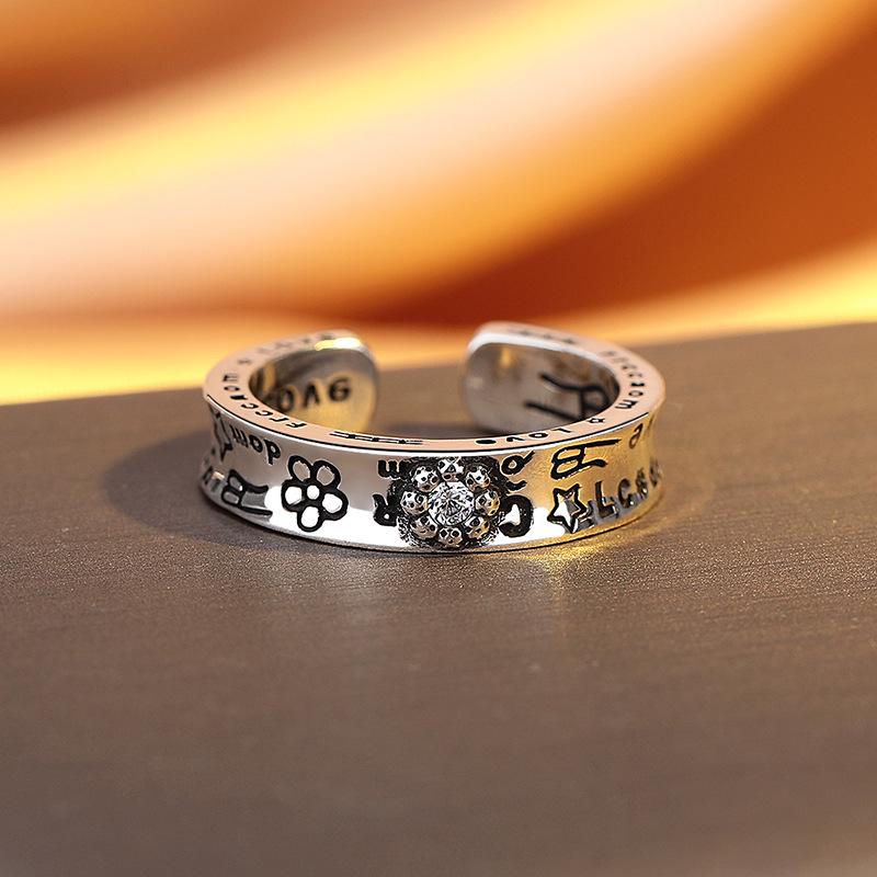 Retro Fashion Graffiti Star & Letter Open Finger Ring for Women & Men