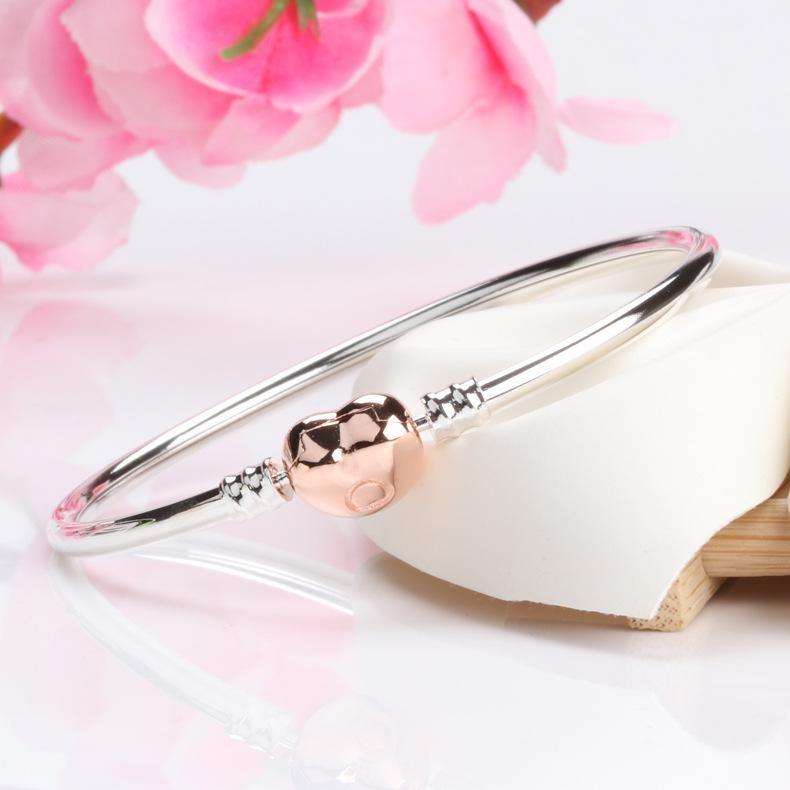 Premium Quality Heart Bracelet Bangle For Women With Timeless Design And Superior Craftsmanship