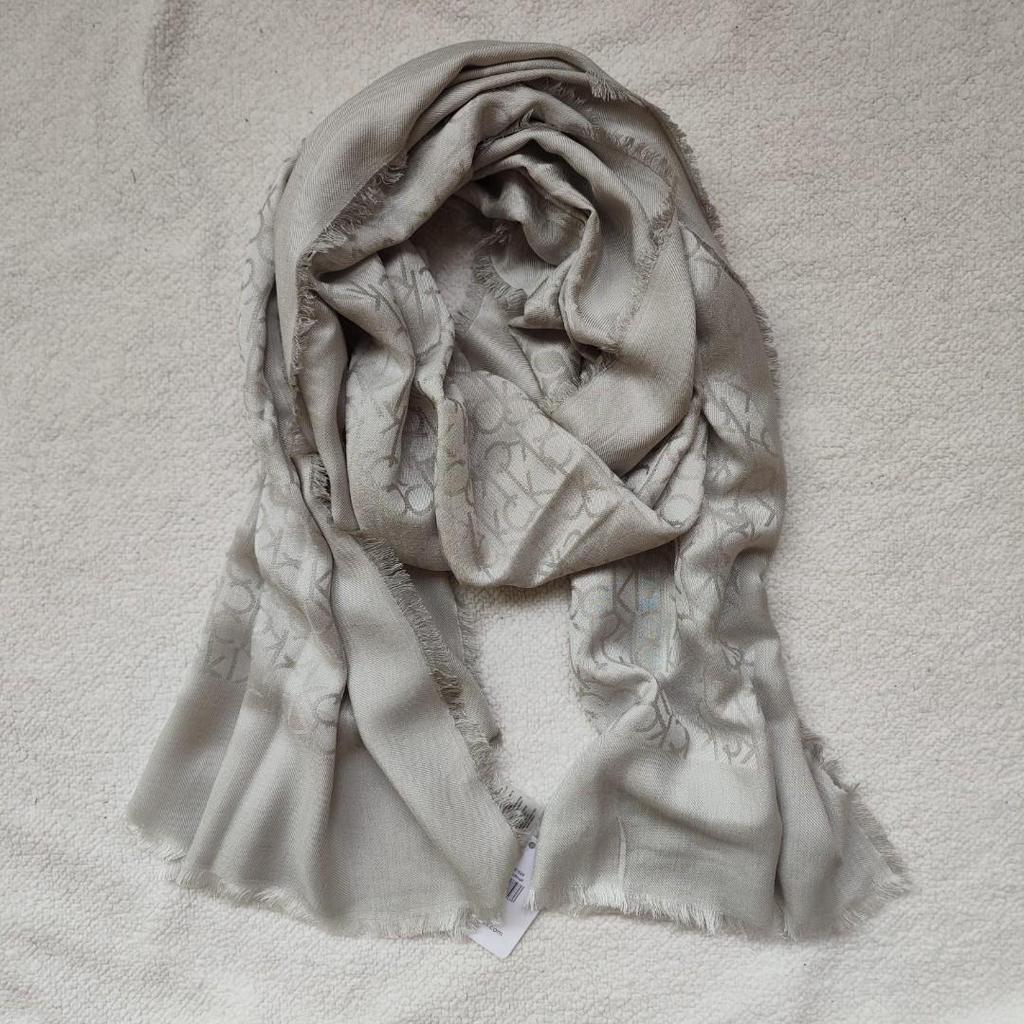 Elegant Floral Jacquard Woven Scarf Shawl for Europe and America
