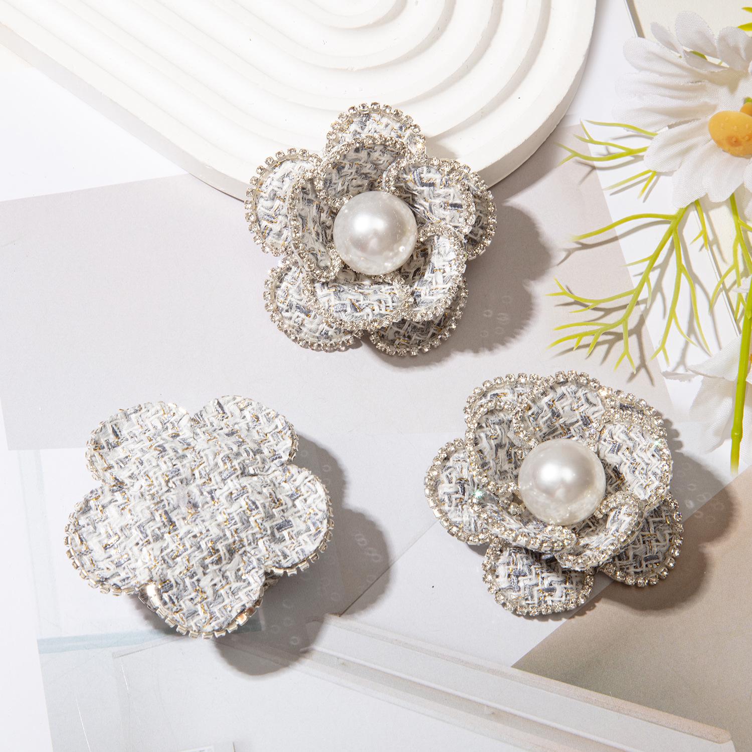 Handmade Korean Camellia Brooch: Elegant Women s Fashion Pin