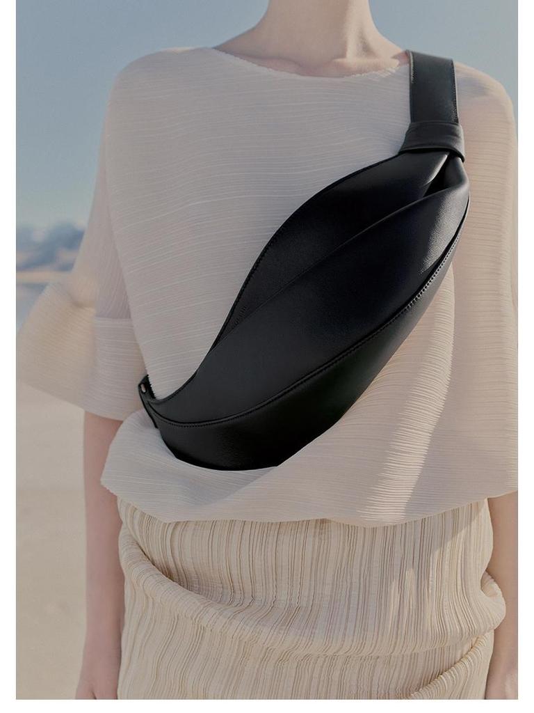 Sommerausgabe: Polene Croissant Rindsleder Umhängetasche—Geräumige Damen Schultertasche