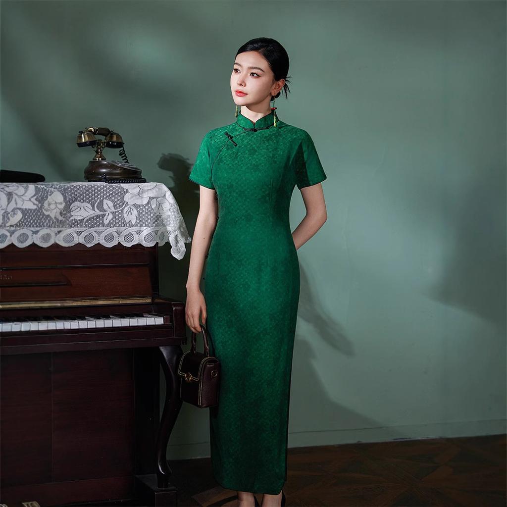 Green jacquard cheongsam new high-end temperament catwalk long summer women improved retro elegance daily wear 1011