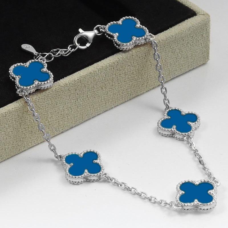 Women's Four-Leaf Clover Bracelet – 18K Gold Plated with Double-Sided Mother-of-Pearl, Elegant High-Quality Accessory, Chic and Lucky Design.
