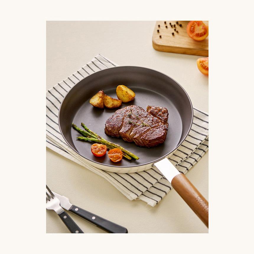 CORELLE Čokoládová nepřilnavá pánev (24 cm) Bez PFOA Ivory