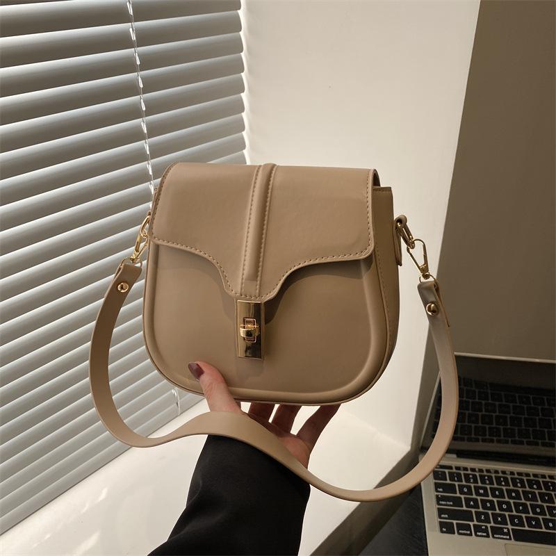 Stylish and Simple Shoulder Bag 2025 Spring New Bag Women's Niche Trend Saddle Bag Retro Personalized Messenger Bag